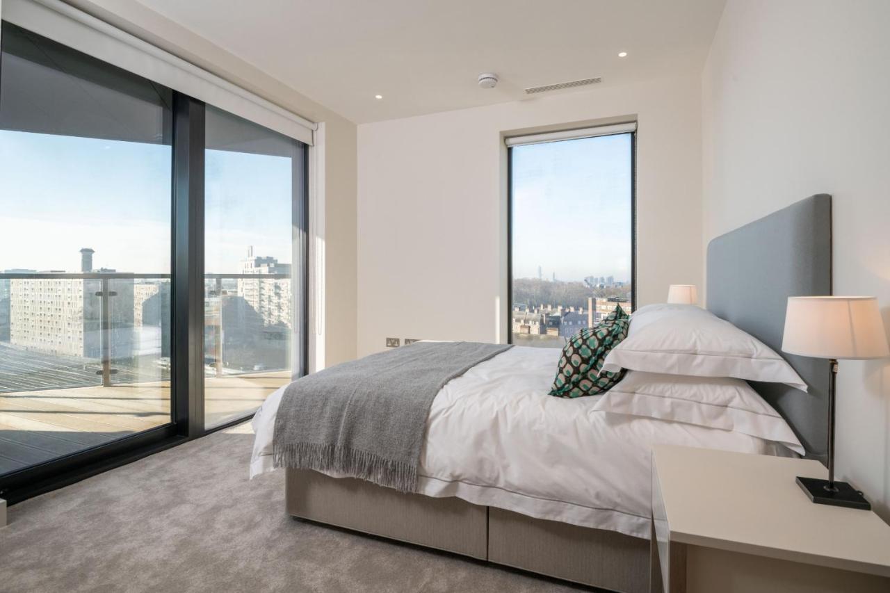 Modern Family Home Close To Victoria Station By Underthedoormat London Kültér fotó