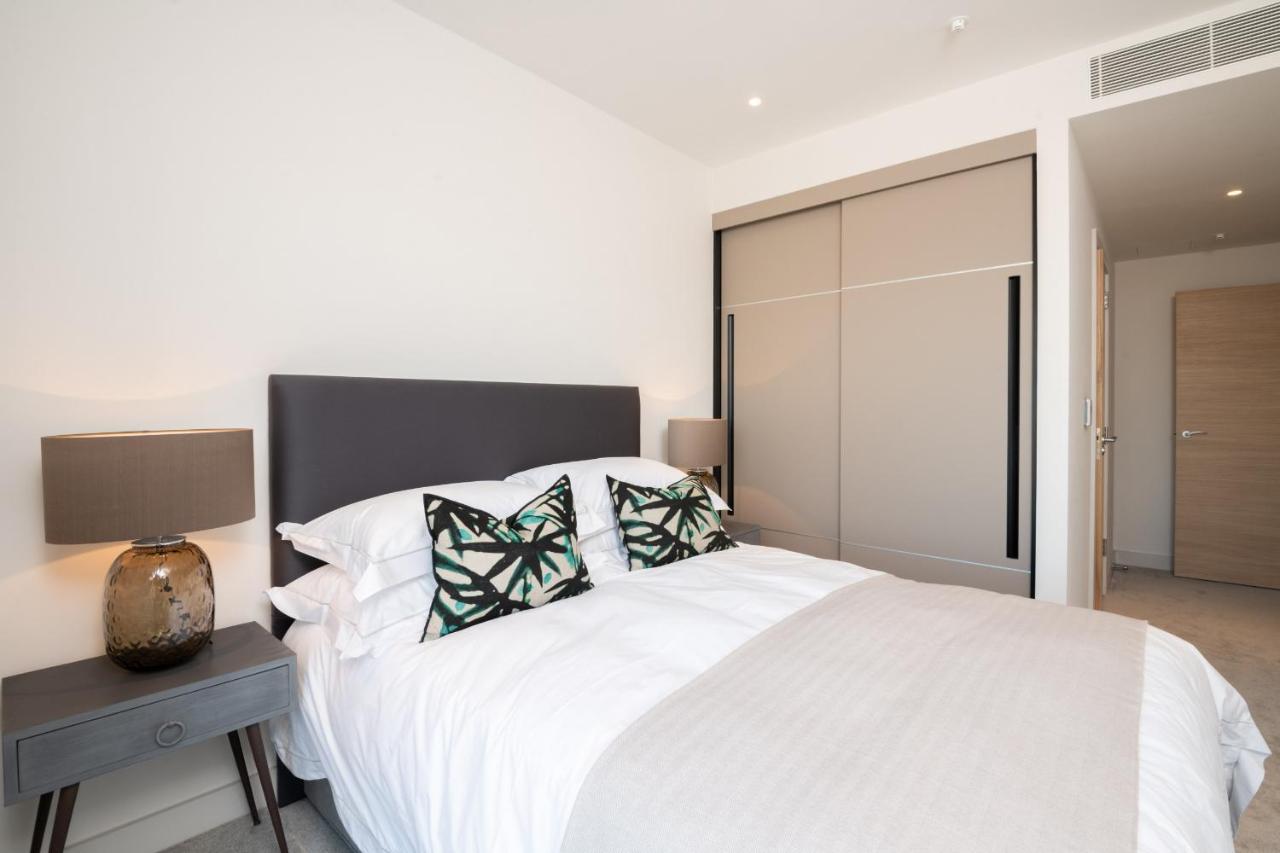 Modern Family Home Close To Victoria Station By Underthedoormat London Kültér fotó