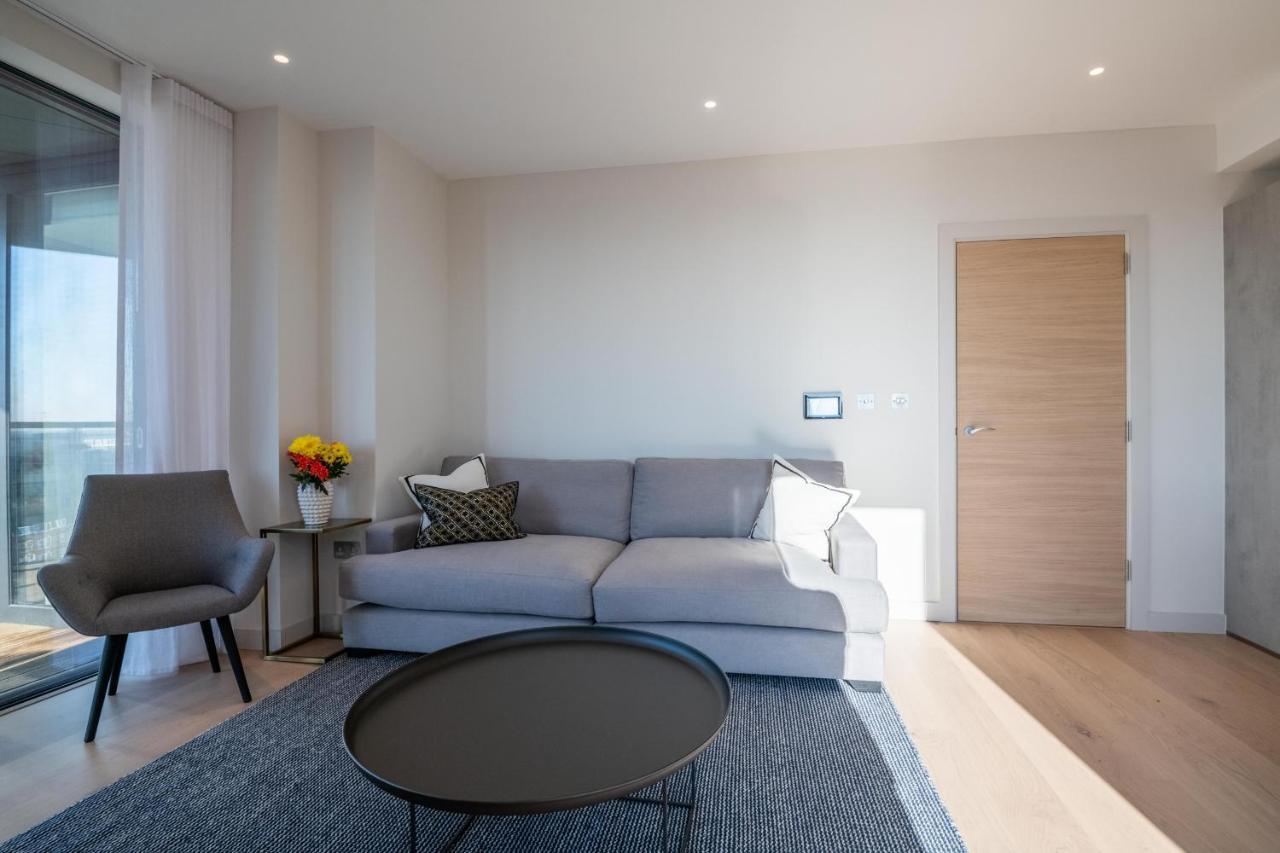 Modern Family Home Close To Victoria Station By Underthedoormat London Kültér fotó