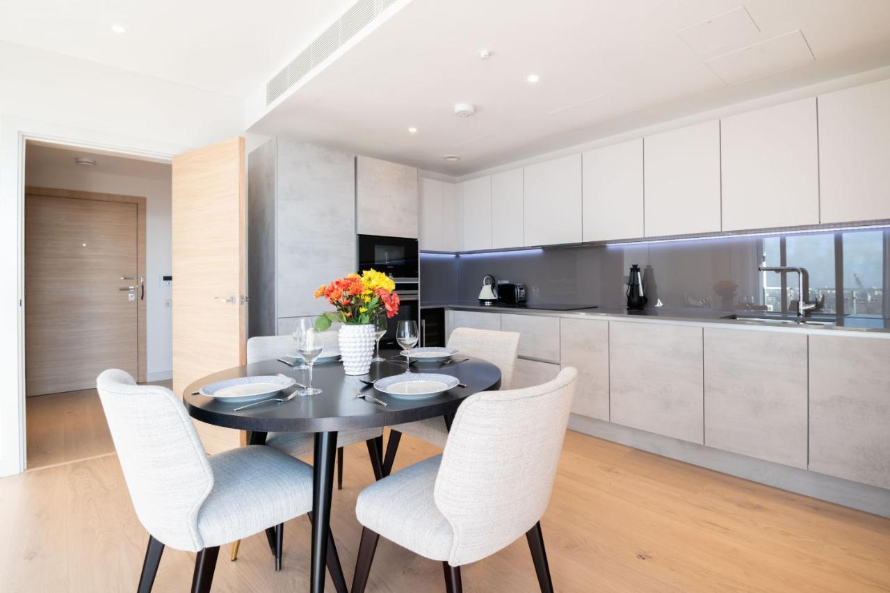 Modern Family Home Close To Victoria Station By Underthedoormat London Kültér fotó
